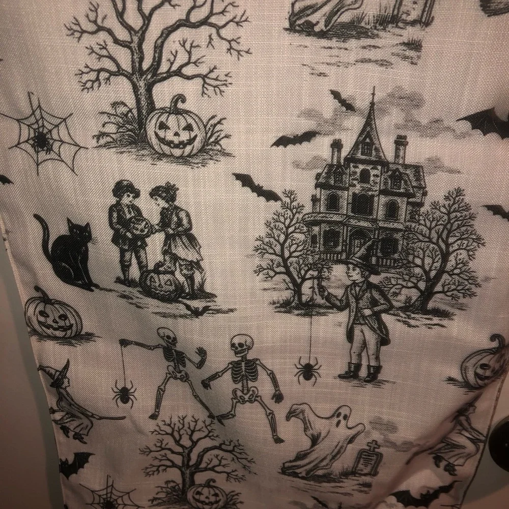 👻 Halloween Decorative Table Runner - Black & White